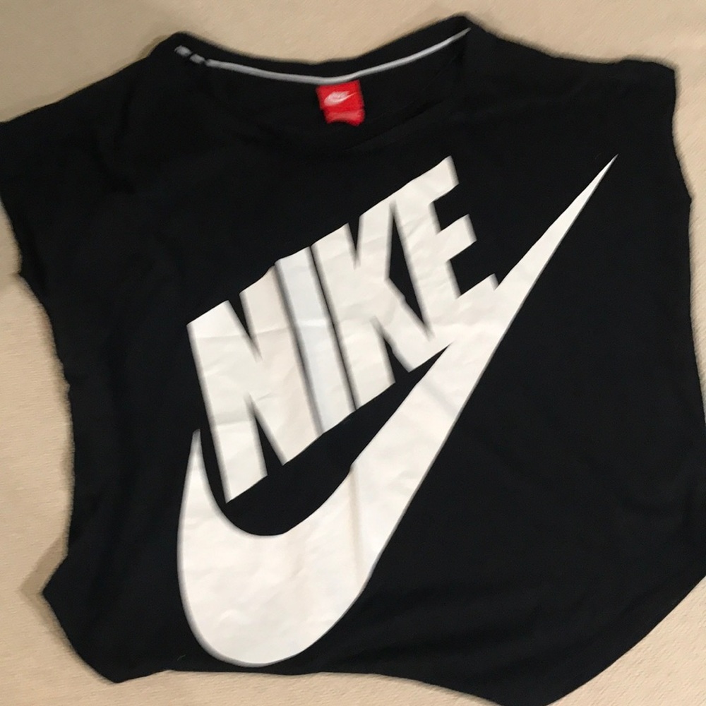 Nike tee